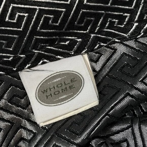 Whole Home Pair Luxury Pillowcases Shams Black Silver Red Print Border Trim 2 - Picture 6 of 8